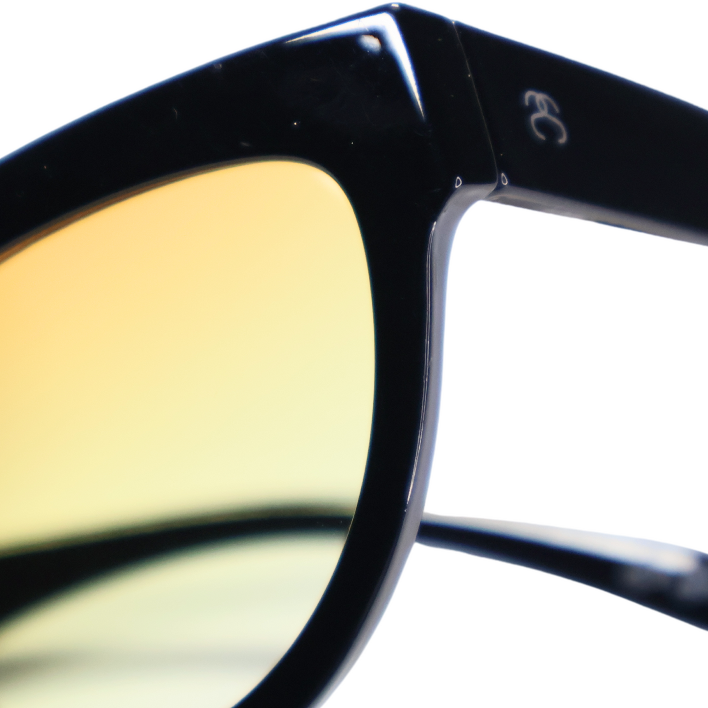 Stride Lens – Contessa eyelet